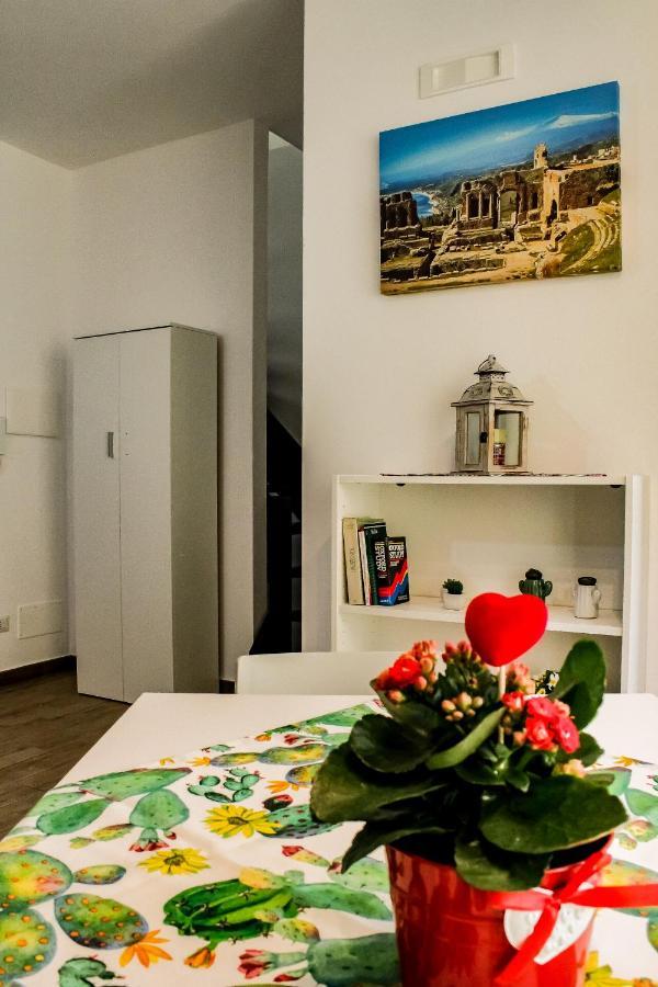 Casa Peppino Lejlighed Letojanni Eksteriør billede